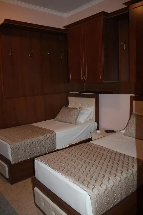 Hotel Hasmegaj Mahall' e Kryethuit 3*,